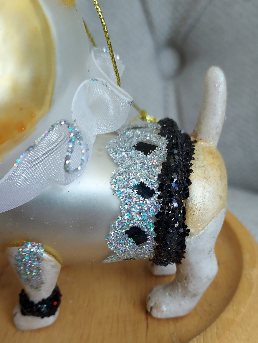 Robert Stanley Blown Glass Chihuahua Clown Christmas Ornament - Picture 9 of 12
